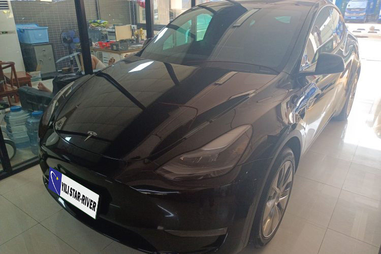 Tesla Model Y 640KM